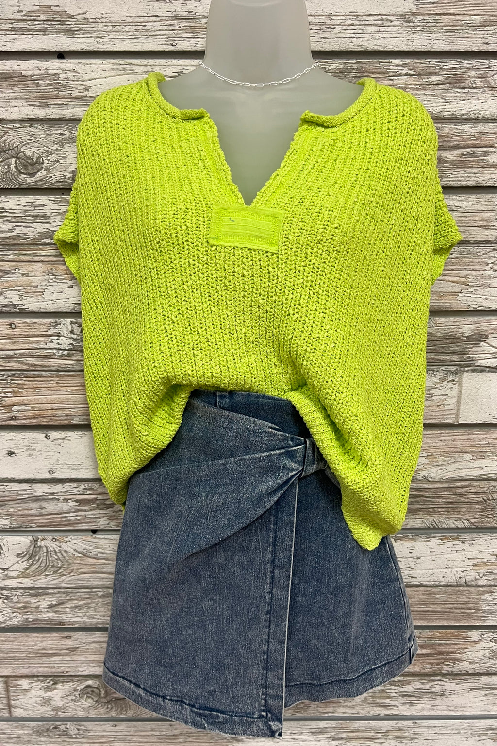 Patch Sleeveless Sweater- Lime