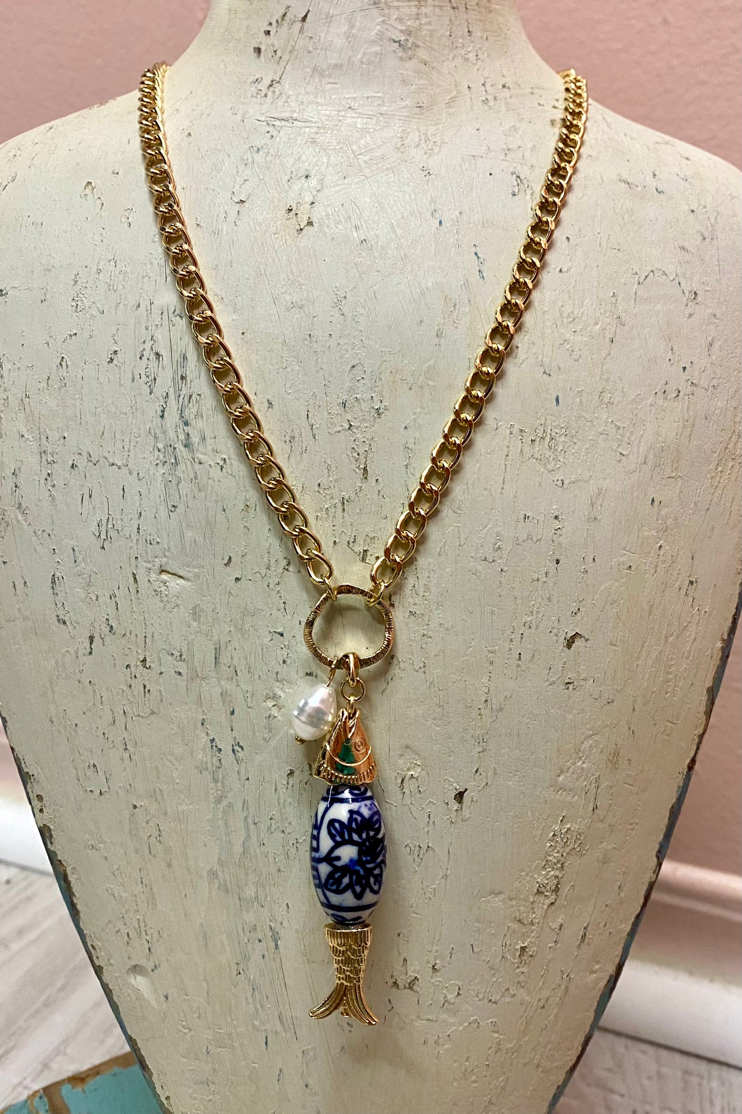 Creamic Fish & Pearl Necklace