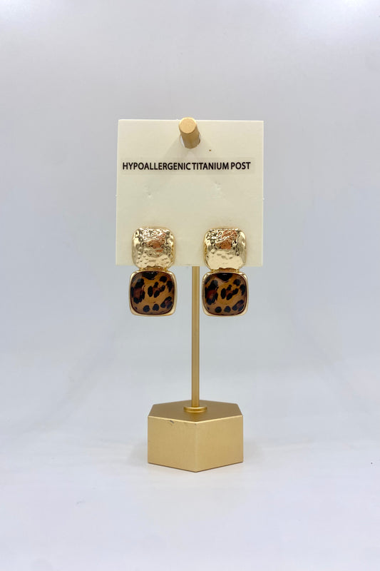 Bold Leopard Pattern Faceted Stud Earrings