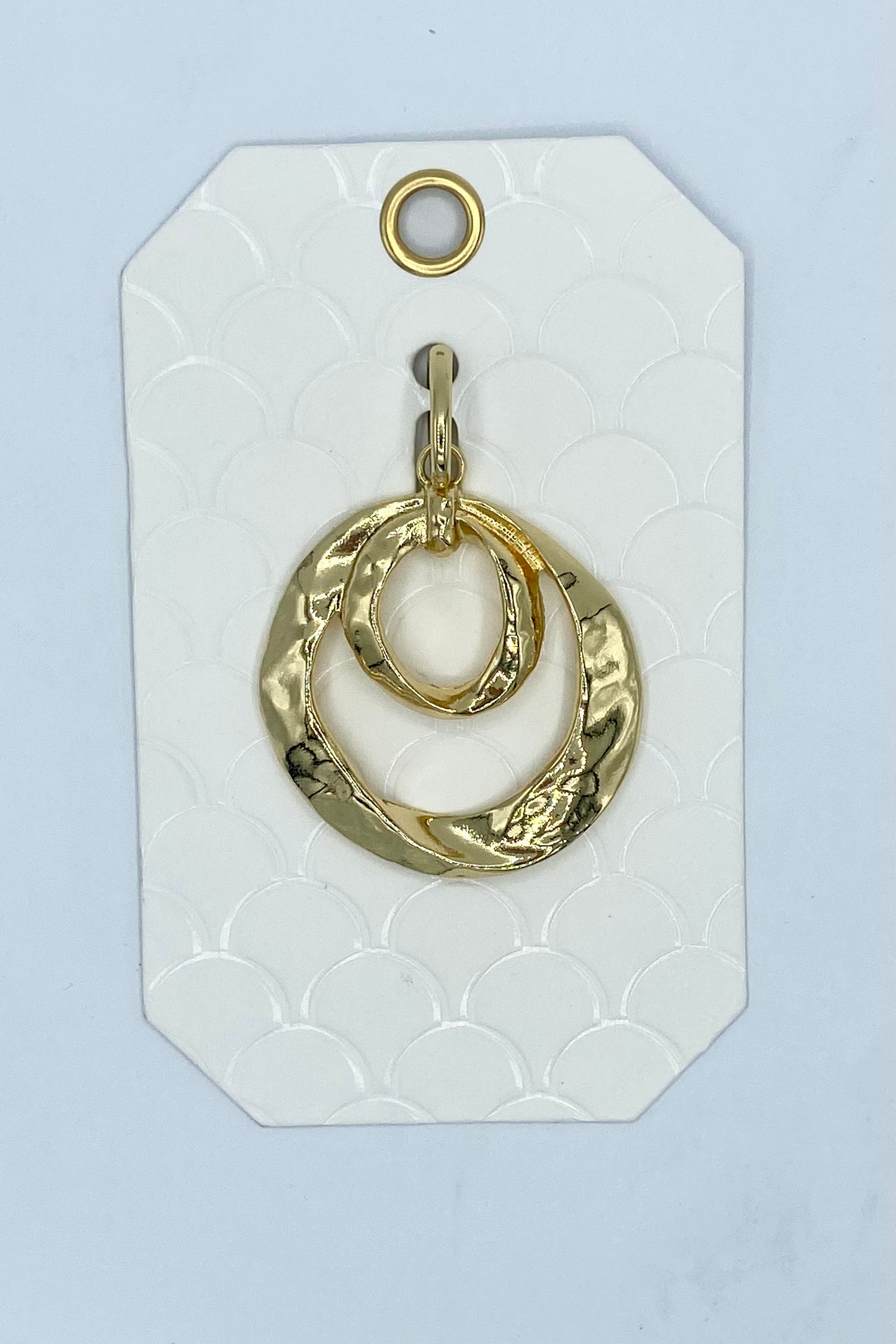 Double "O" Hammered Pendant