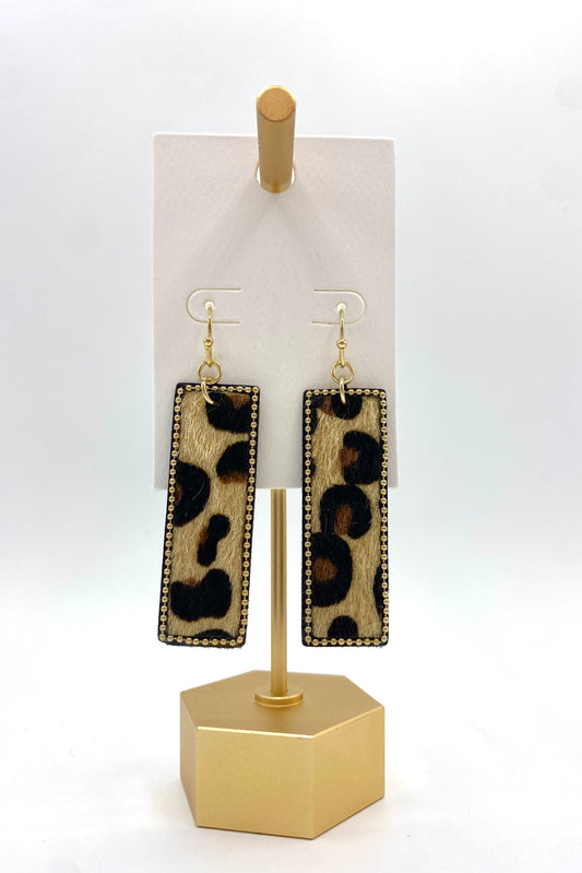 Leapord Bar Earring